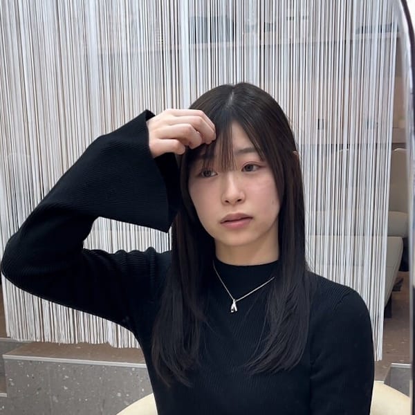 大人かわいいくびれミディラベンダーインナーカラー