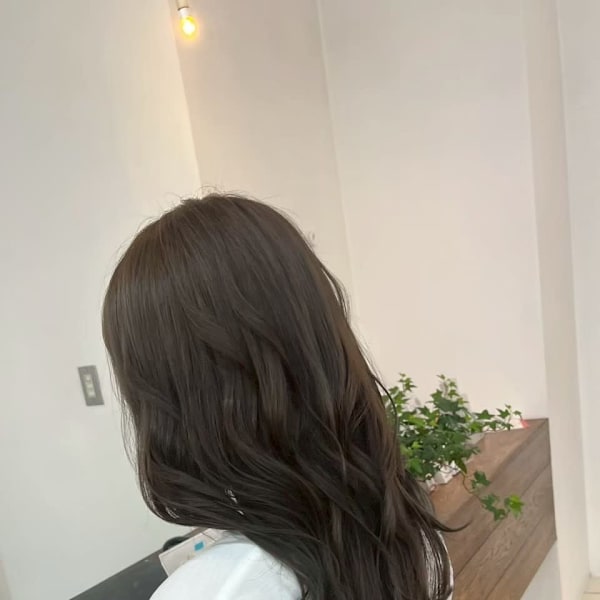 オリーブグレージュ