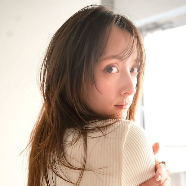 韓国顔まわりレイヤーカットグレージュオリーブベージュブラウン|Dijon 髪質改善×ダブルカラー×縮毛矯正 渋谷 原宿 表参道【ディジョン】