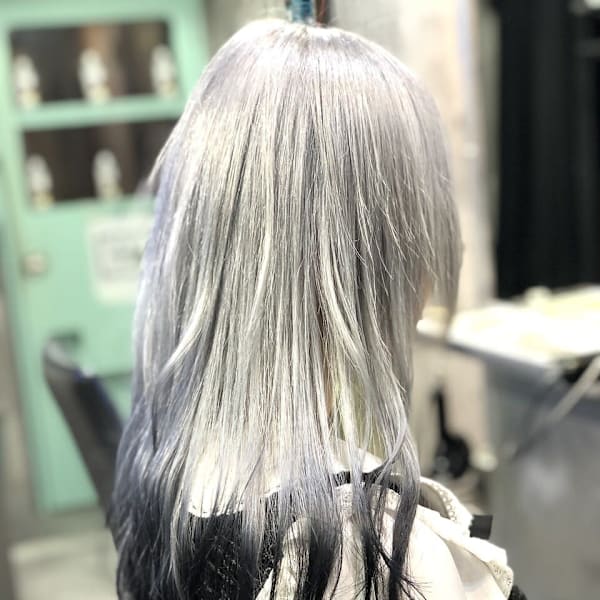 ホワイトブラックグラデーションカラー