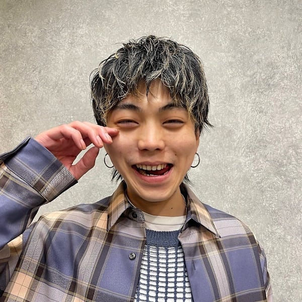 髪質改善central三宮店 縮毛矯正/ブリーチ/ダブルカラー/ボブ/レイヤー/カット【カミシツカイゼンセントラルサンノミヤテン】のスタッフ紹介。HIKARU