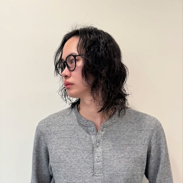 髪質改善central三宮店 縮毛矯正/ブリーチ/ダブルカラー/ボブ/レイヤー/カット【カミシツカイゼンセントラルサンノミヤテン】のスタッフ紹介。りょん