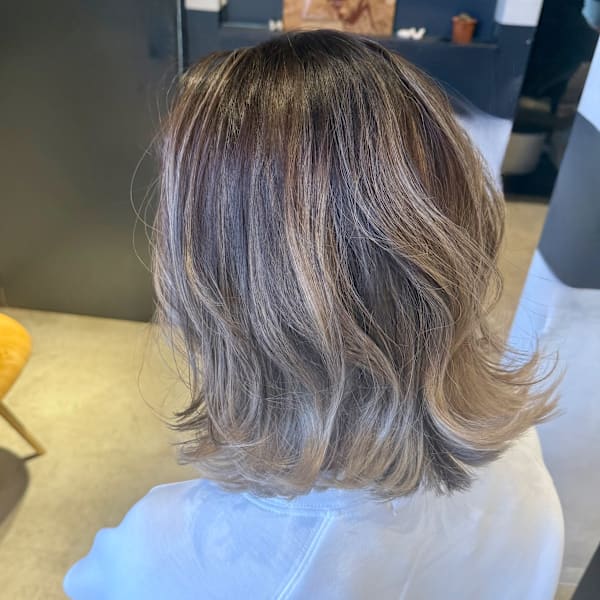 大人バレイヤージュカラー