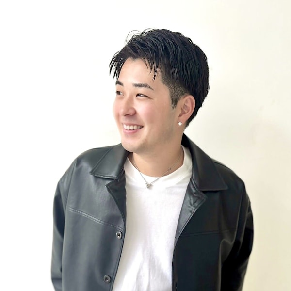 MEN'S SOURCE 梅田【メンズ ソース ウメダ】のスタッフ紹介。村越 太陽