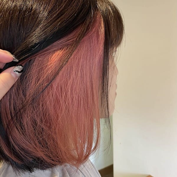 インナーカラーピンク×ボブ