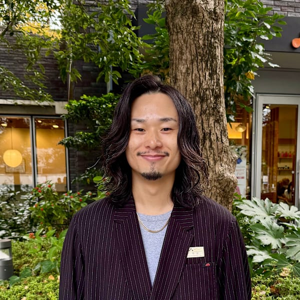 ROOF【ルーフ】のスタッフ紹介。今野 貴也