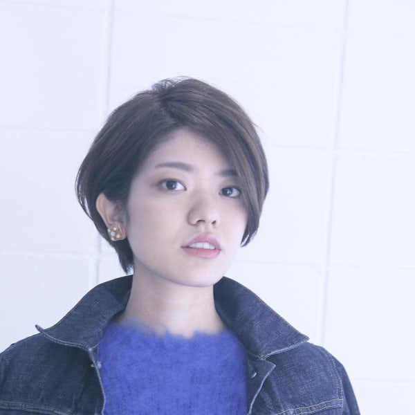 黒髪クラゲヘアーオリーブグレー小顔ココアベージュショート