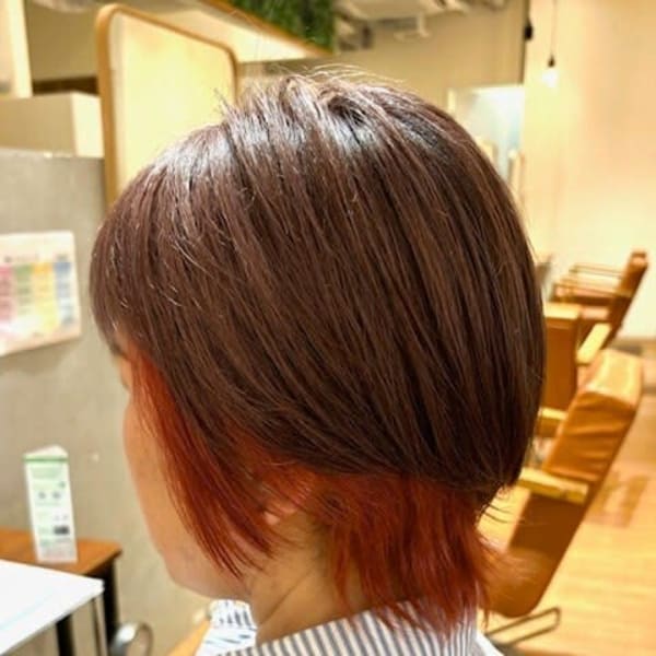 モーヴグレー×くすみレッドインナーカラー/30代/40代