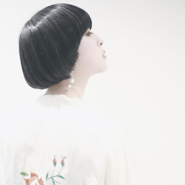 黒髪クラゲヘアーオリーブグレー小顔ココアベージュ丸型卵型ボブ