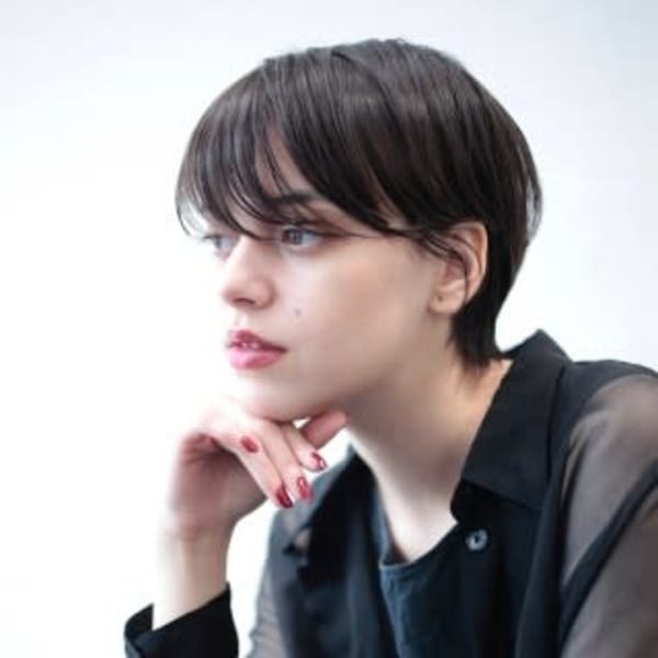 くびれヘアアプリコットオレンジ夏ハイライトカラー黒髪ショート|KOKO 本八幡