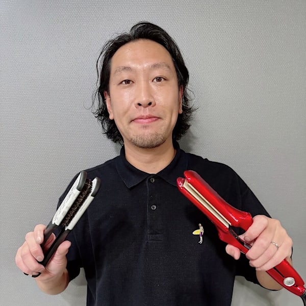 3PeaceHair恵比寿/髪質改善/縮毛矯正【スリーピースヘアエビス カミシツカイゼン シュクモウキョウセイ】のスタッフ紹介。高橋健太郎 【恵比寿】