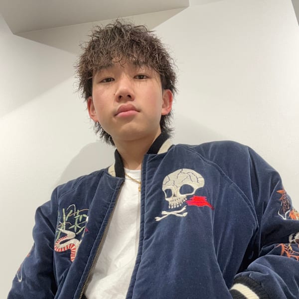 Quattro【キャトル】のスタッフ紹介。芳川 怜恩