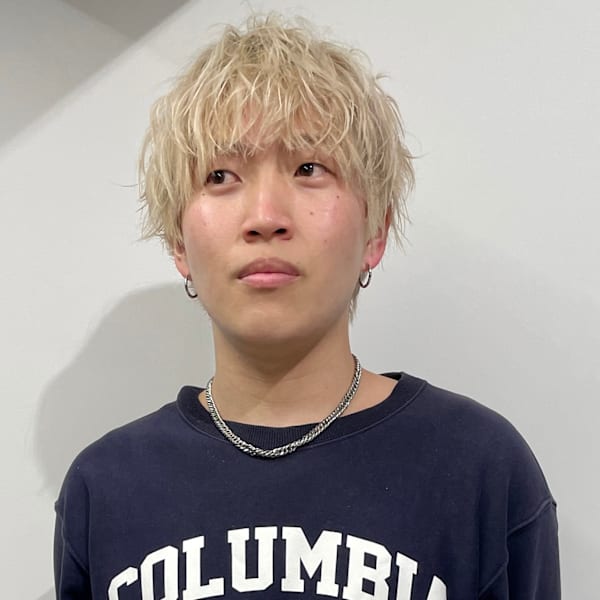 Quattro【キャトル】のスタッフ紹介。橋本 潤耶