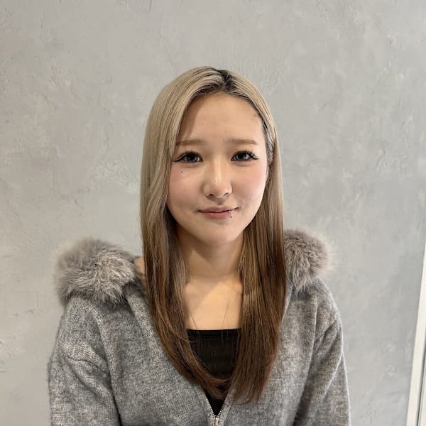 HAIR & MAKE EARTH 高円寺店【ヘアメイクアースコウエンジテン】のスタッフ紹介。LUNA