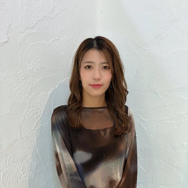 半個室型美容室 Sourire 箱崎店【ハンコシツガタビヨウシツスーリールハコザキテン】のスタッフ紹介。植松　千尋