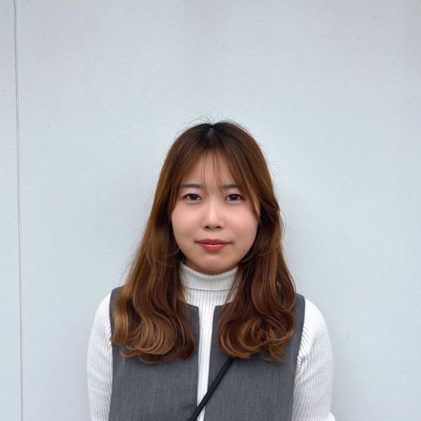 grace hair Lan【グレイスヘアーラン】のスタッフ紹介。akane