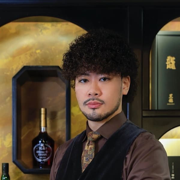 銀座shino~灯~HANARE メンズ 理容室 barber【トモシビ ハナレ バーバー 】【ギンザシノトモシビハナレメンズリヨウシツバーバー】のスタッフ紹介。小柏　喬也　<理容室>