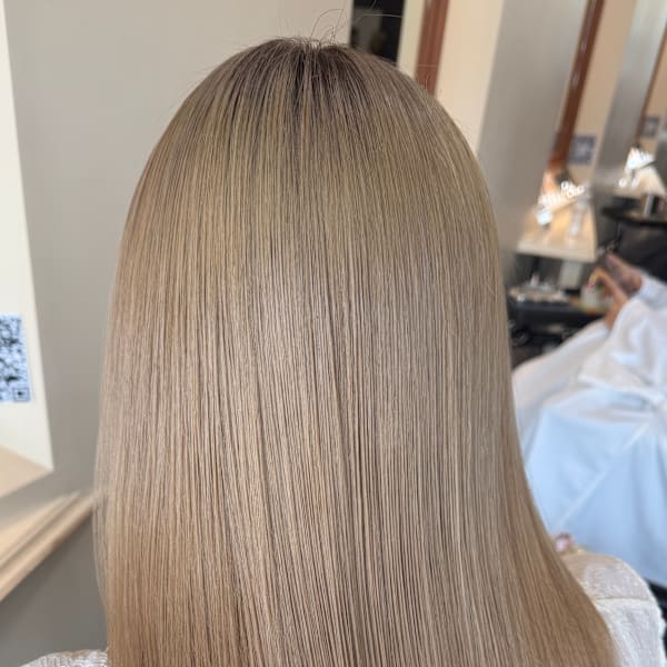 色落ちベースに重ねる“ミルクティーベージュ”の再カラー♪|Arglarte