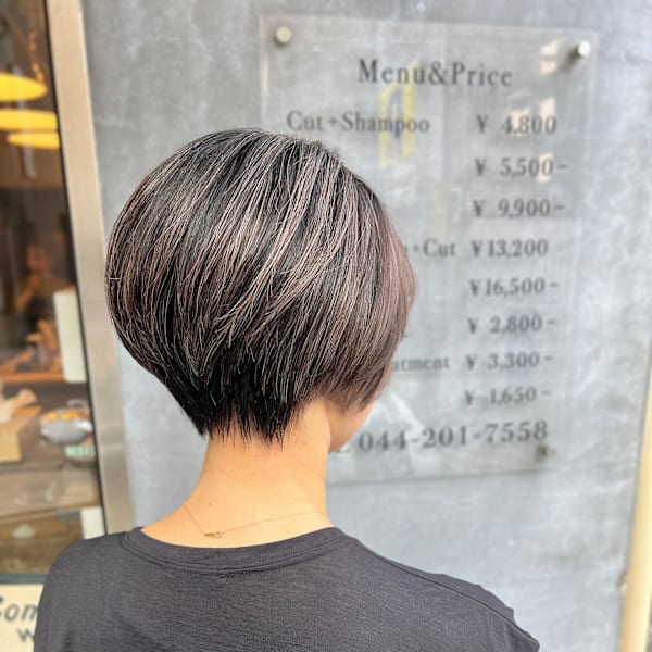 【美シルエット】ハンサムな丸みショートボブ|BUZZIot/h