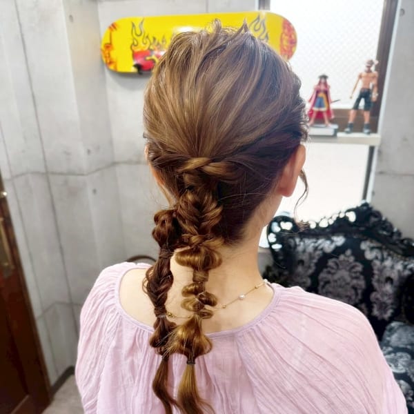 【ヘアセット】ラフ編みおろしポニーテール