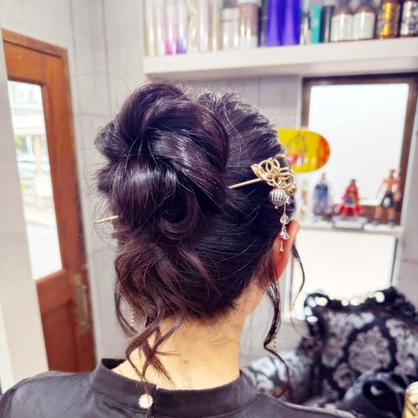 【ヘアセット】和モダンまとめ髪×金飾りヘアアレンジ|LAGUZ 茅ヶ崎 髪質改善 ヘアアレンジ
