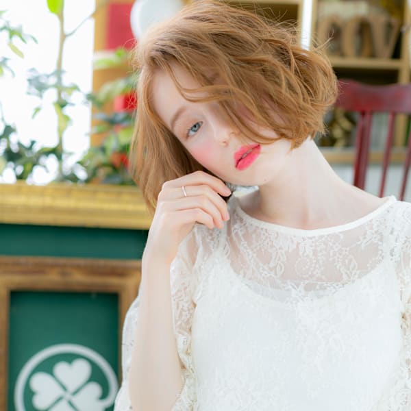 アシンメトリー前下がり小顔ふわふわボブ　オリーブグリーン