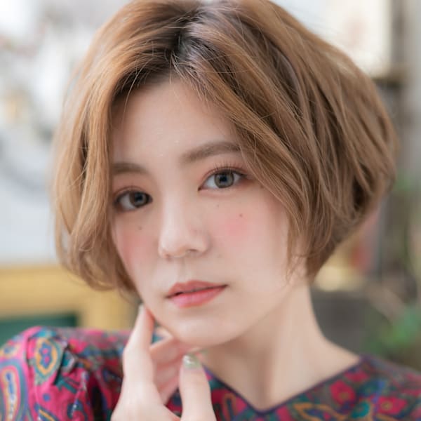 伸ばしかけひし形レイヤーカットショートボブ 根本パーマ