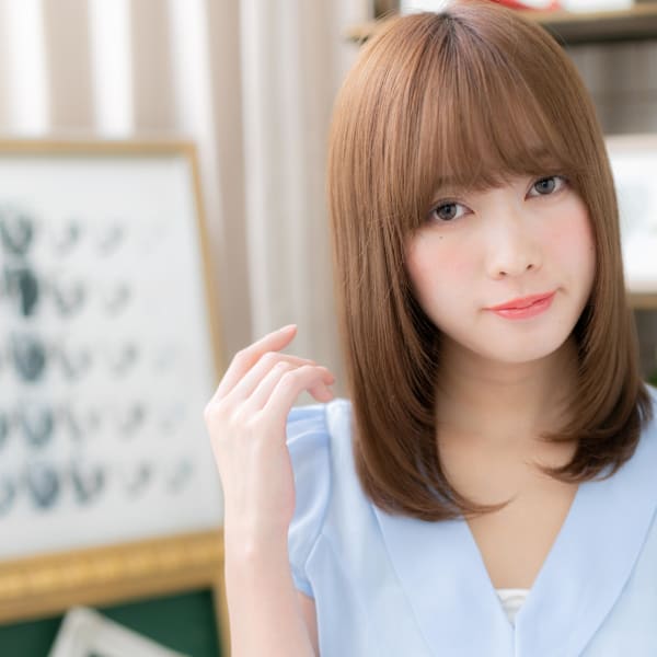 大人可愛いシースルーバングくすみベージュ ミディアムレイヤー