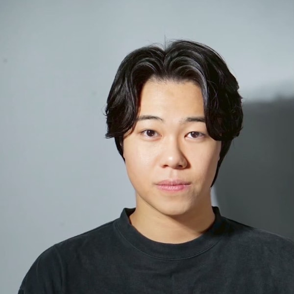 センターパート×ニュアンスパーマ