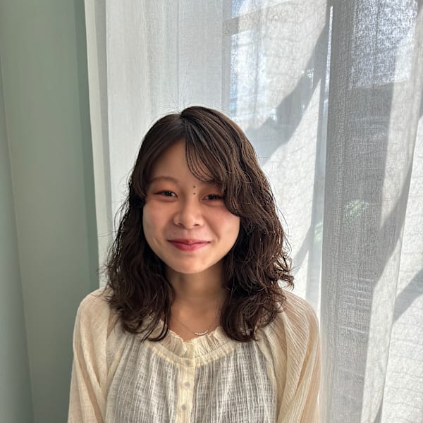 atelier doux dimanche 【アトリエ・ドゥー・ディマンシュ】【アトリエ ドゥー ディマンシュ】のスタッフ紹介。深海 七菜