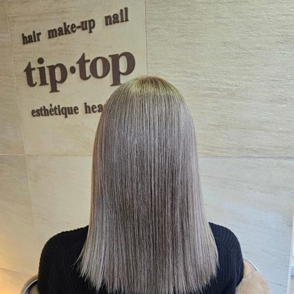 ブラウングレージュ