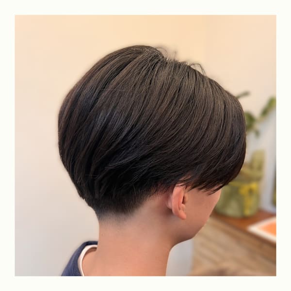 前下がりセンターパート|hair+make CLEAR