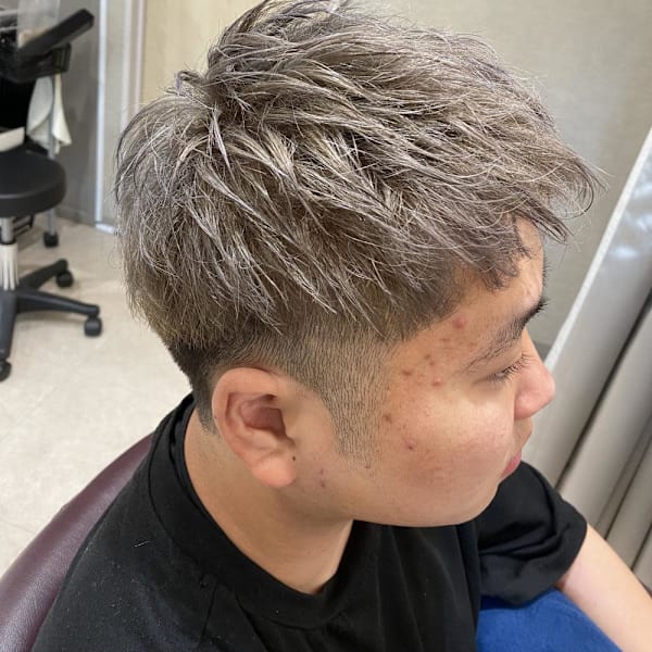 ホワイトベージュ×メンズショート|Simple