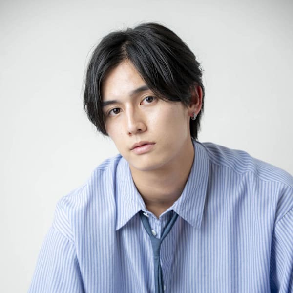 黒髪センターパート× ニュアンスパーマ/メンズ