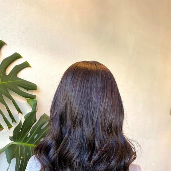 レイヤーカット・艶グレージュ・ウェーブヘア|Casii 【カシー】