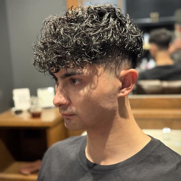 メンズ　スペインカール　フェード　
