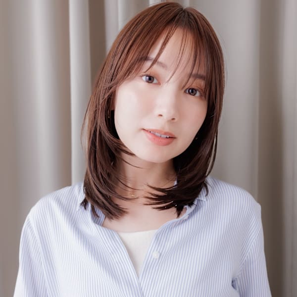 オリーブグレーバタフライカットミディアムレイヤー30代40代