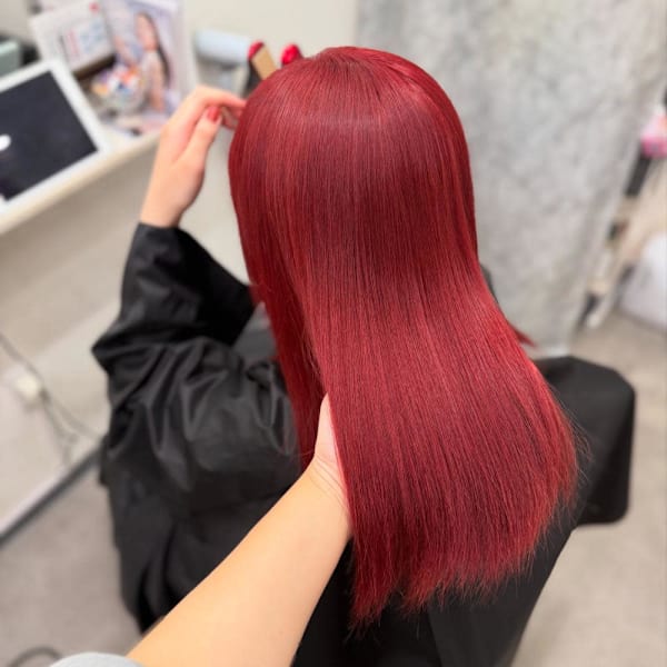 レッドカラー/ブリーチあり/ツヤ髪