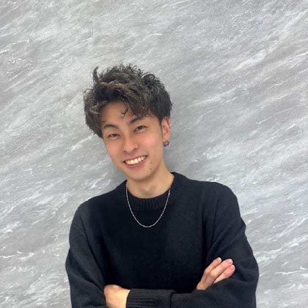 Ardore fiero shinsaibashi【アルドーレ フィエロ シンサイバシ】【アルドーレフィエロシンサイバシ】のスタッフ紹介。東 奎吾