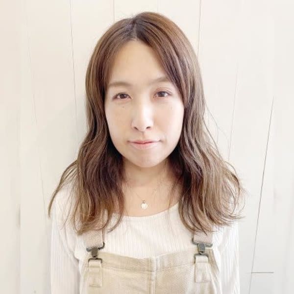 PEACE HAIR【ピースヘアー】のスタッフ紹介。相澤　沙織