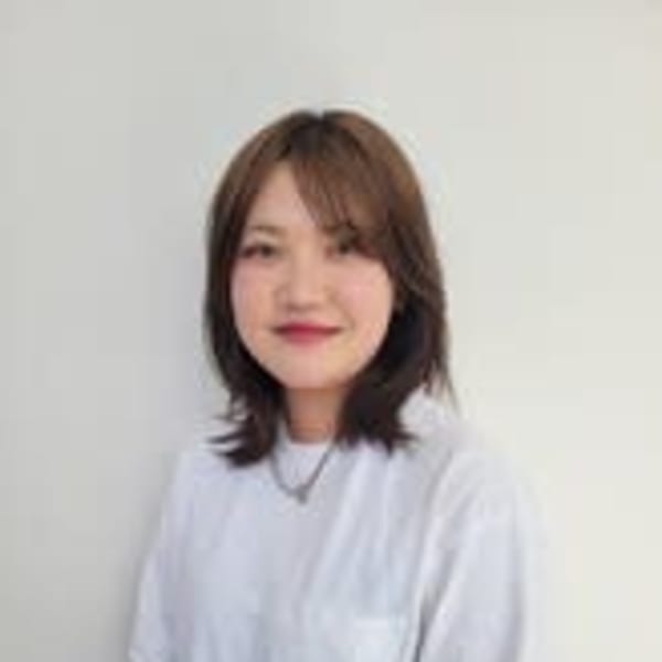 全席個室型美容室 STROKE 高崎中居店【ストローク】【ゼンセキコシツガタビヨウシツストローク タカサキナカイテン】のスタッフ紹介。須藤 莉帆