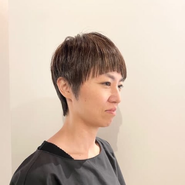 白髪ぼかしハイライト大人マッシュショート(40代50代60代