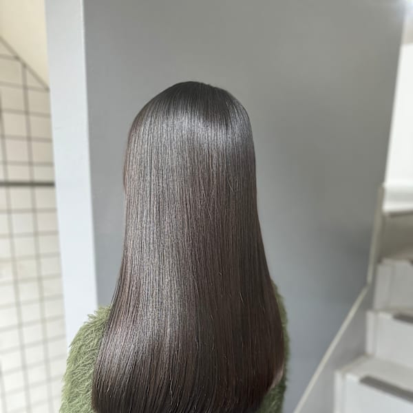 綺麗な艶髪スタイル　美髪ロングレイヤー　縮毛矯正