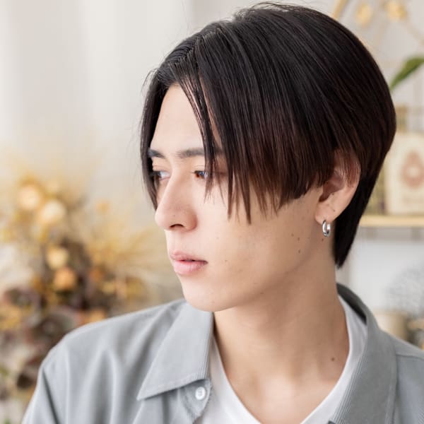 デコ出しツーブロック黒髪テクノカット コンマセンターパート |COVER HAIR bliss【カバーヘア ブリス】上尾/上尾西口店