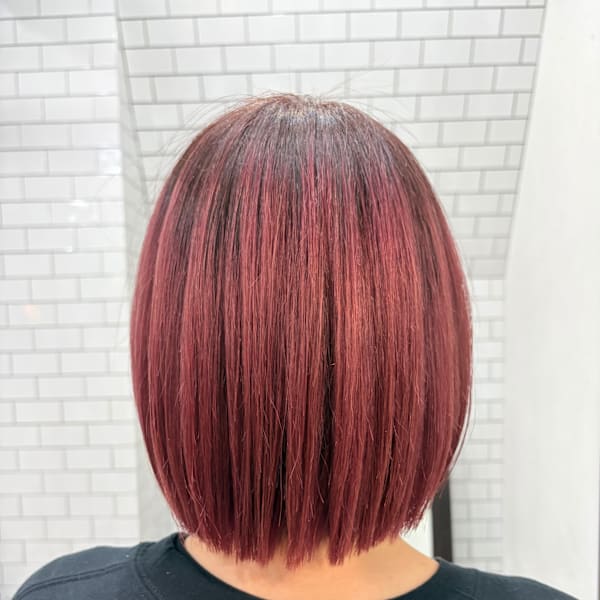 艶ボルドーカラーでつくる大人タイトボブ|Legare