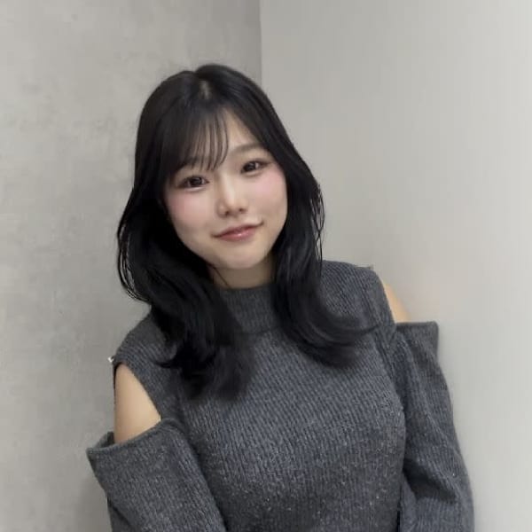 Zina 福岡天神 髪質改善&トリートメント&艶髪【ジーナ】【ジーナフクオカテンジン カミシツカイゼン トリートメント ツヤガミ】のスタッフ紹介。田中 愛香