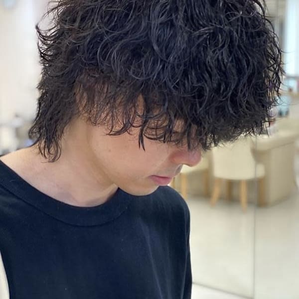 メンズパーマ波巻きツイストスパイラル刈り上げセンターパート
