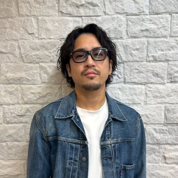 KAINO 梅田店【カイノ ウメダテン】のスタッフ紹介。神原 直弥