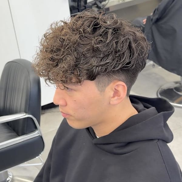 スペインカール　フェード　海外風　メンズパーマ