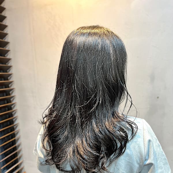 再現性◎!デジタルパーマの艶感ロング